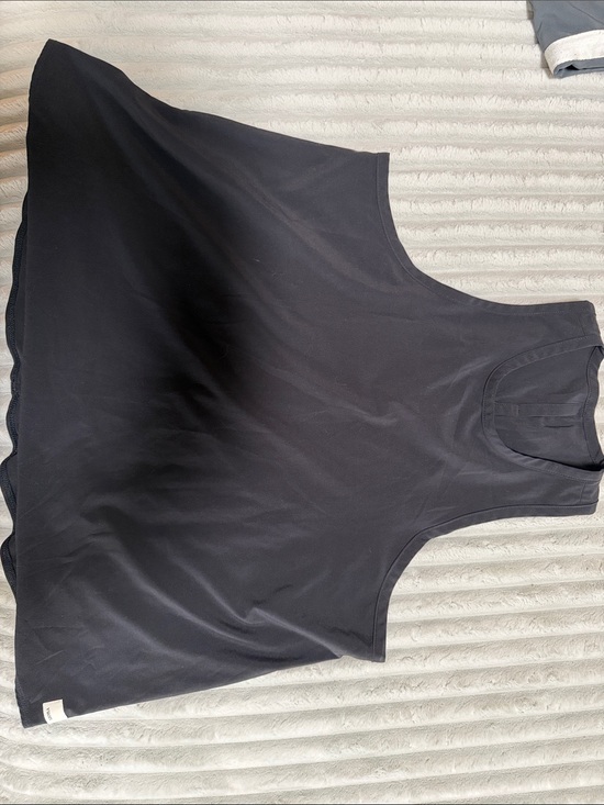 Vuori Tops - Vuori Black Tank Top